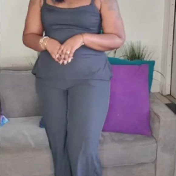 HALARA Black Jumpsuit with Sweetheart Neckline and Wide-Leg Design - Picture 2 of 4